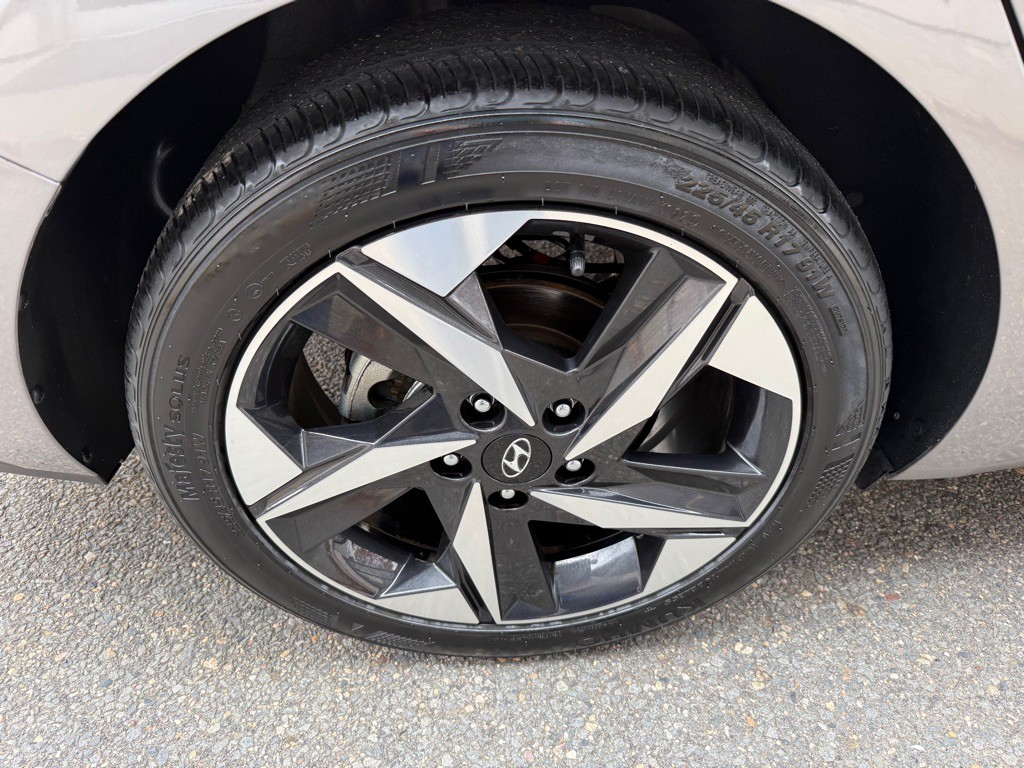 2023 Hyundai Elantra Image 10