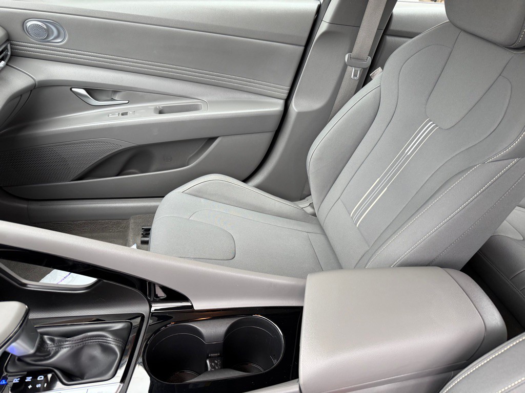 2023 Hyundai Elantra Image 14