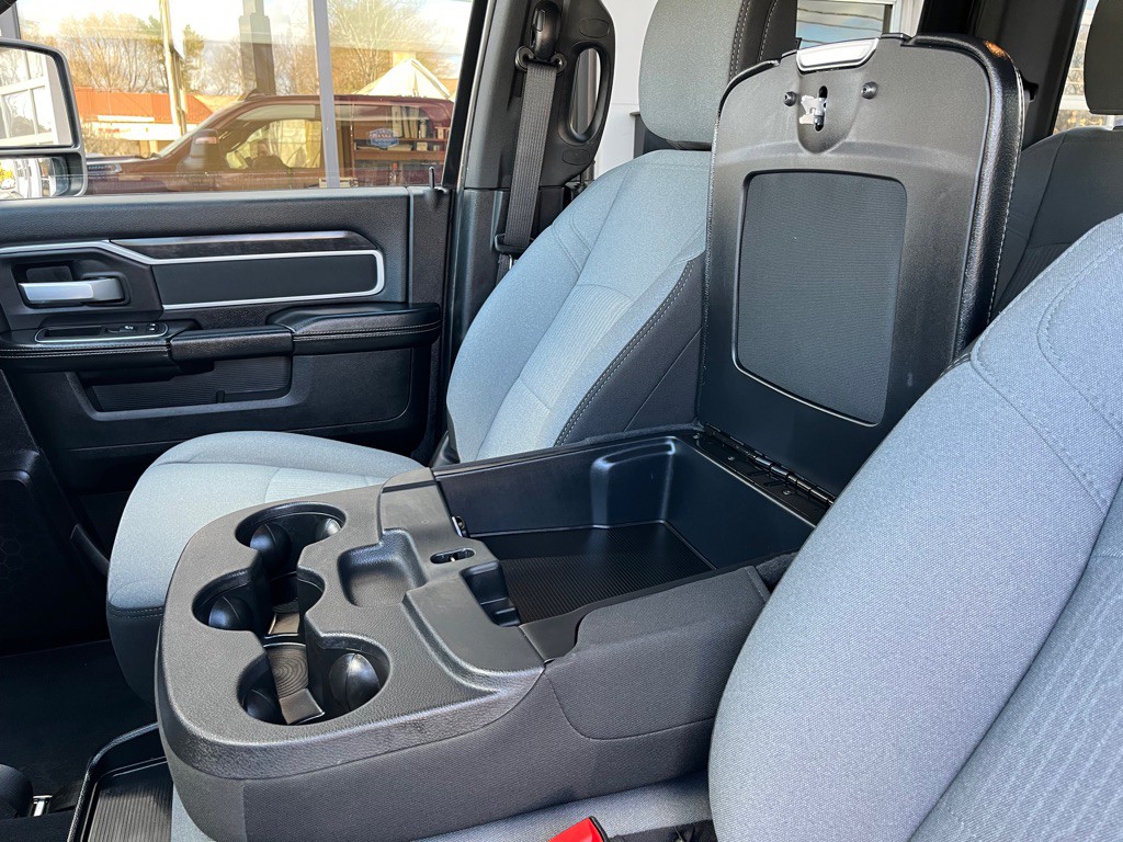 2024 RAM 3500 Image 12