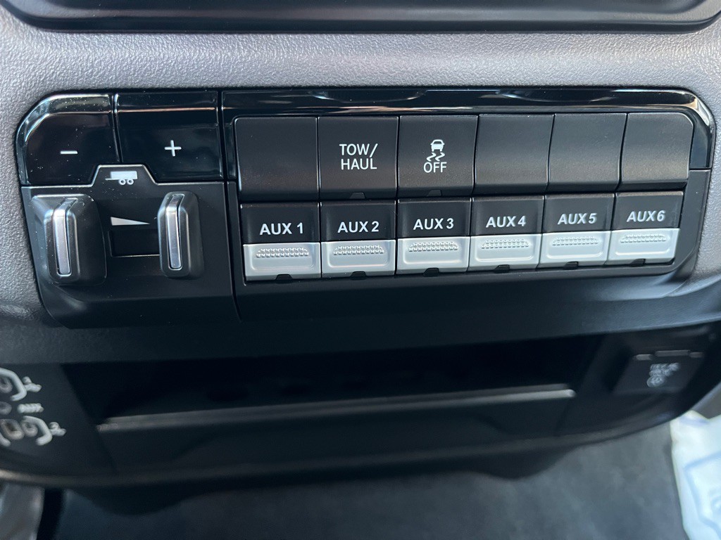 2024 RAM 3500 Image 16