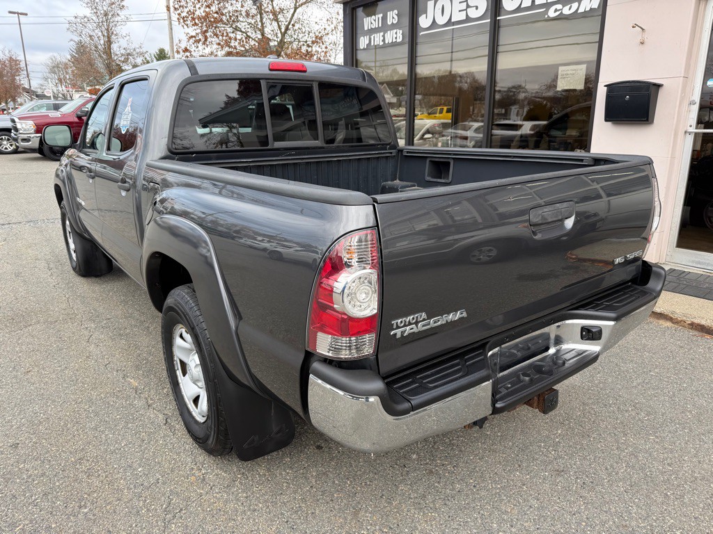 2010 Toyota Tacoma Image 2