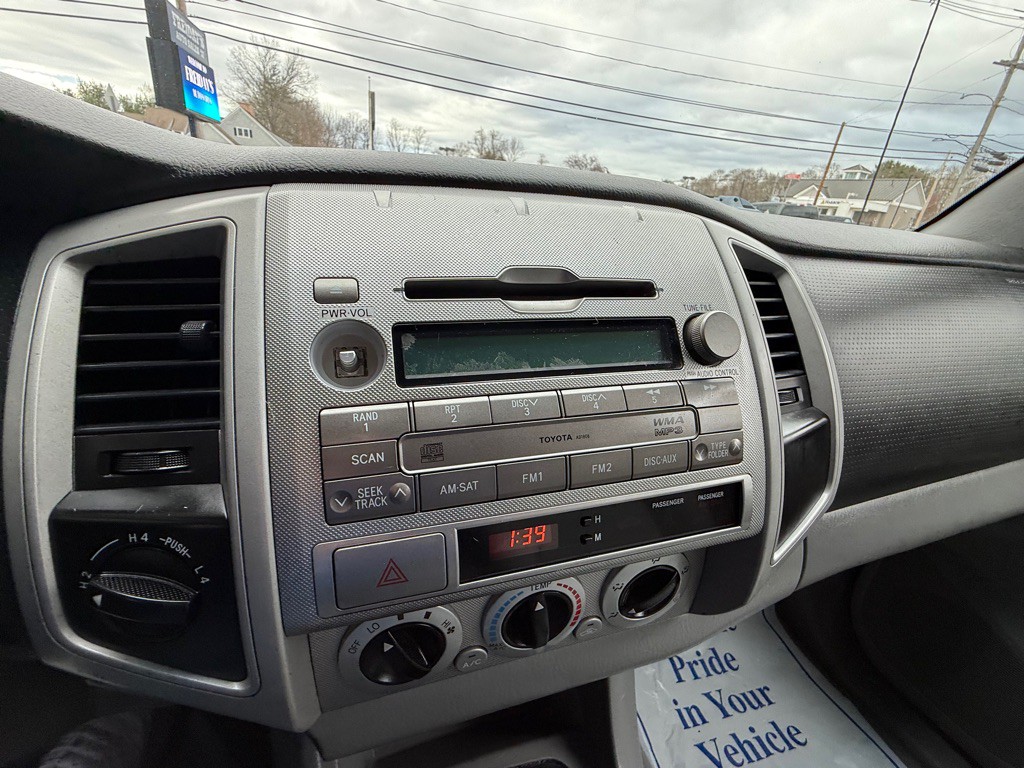2010 Toyota Tacoma Image 18