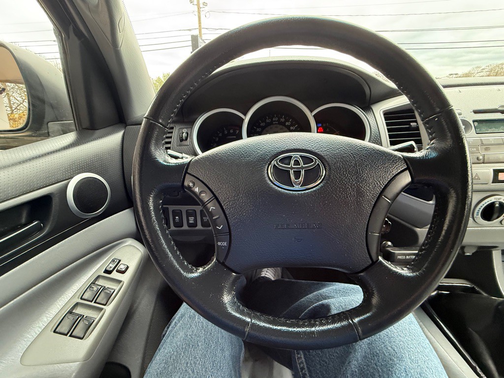 2010 Toyota Tacoma Image 22