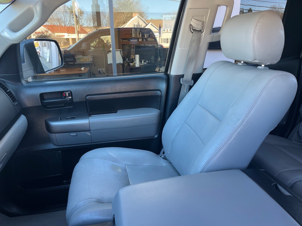 2011 Toyota Tundra Image 13