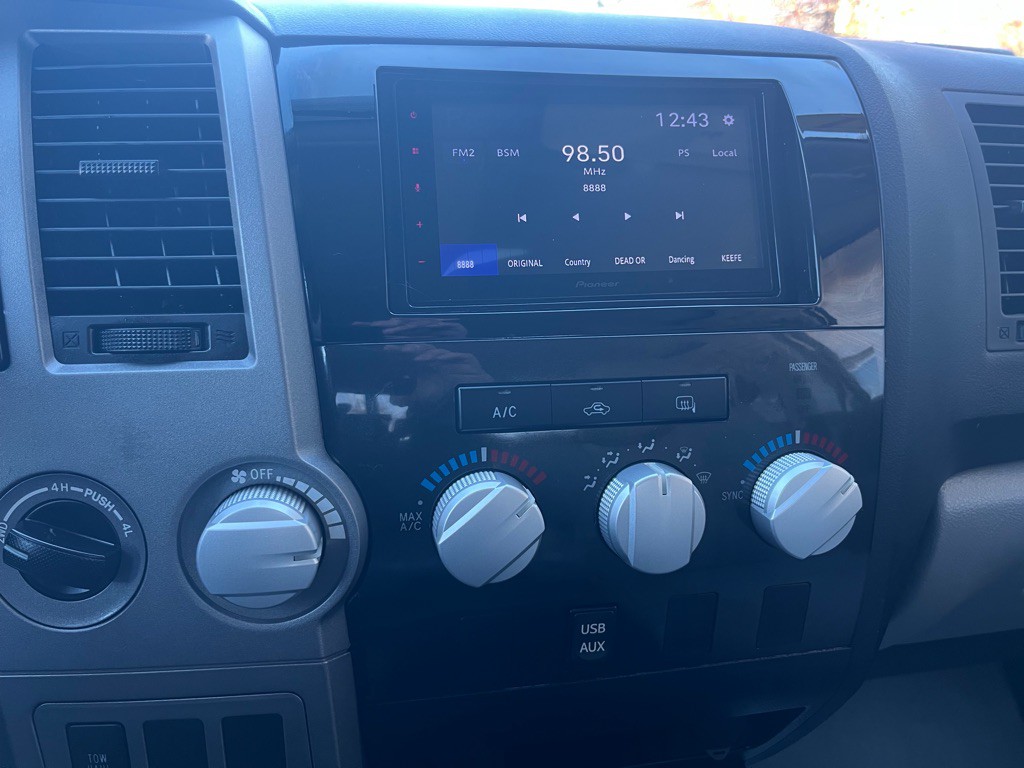 2011 Toyota Tundra Image 16