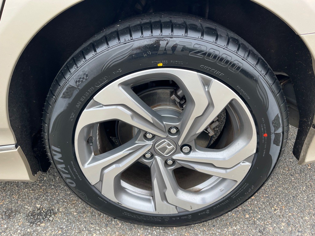 2020 Honda Accord Image 7