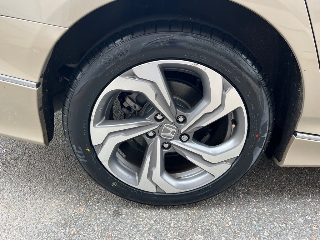 2020 Honda Accord Image 8