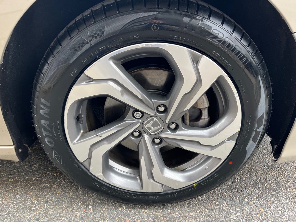 2020 Honda Accord Image 9