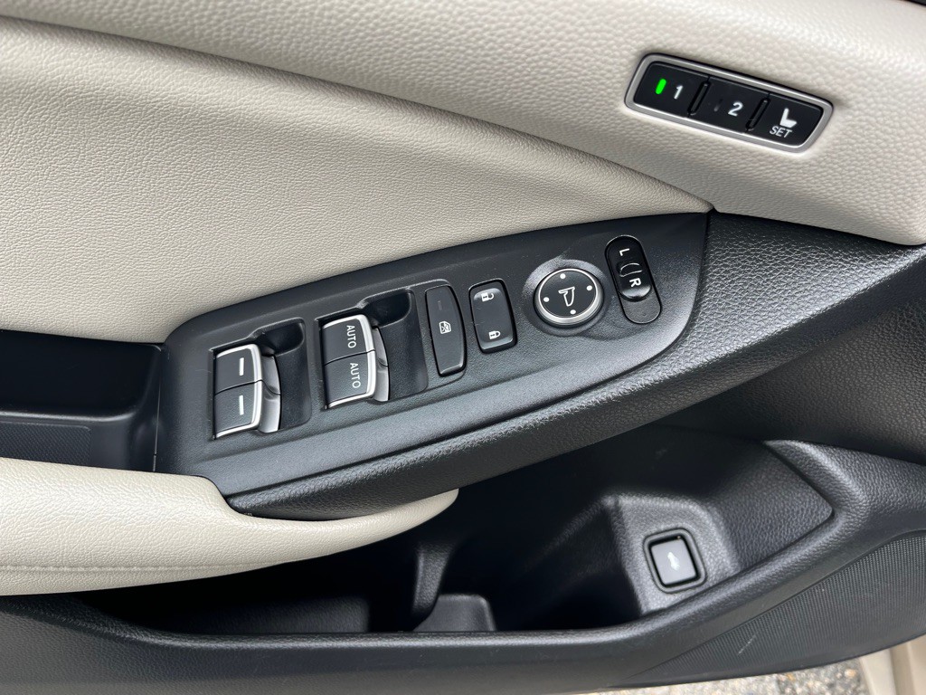 2020 Honda Accord Image 10