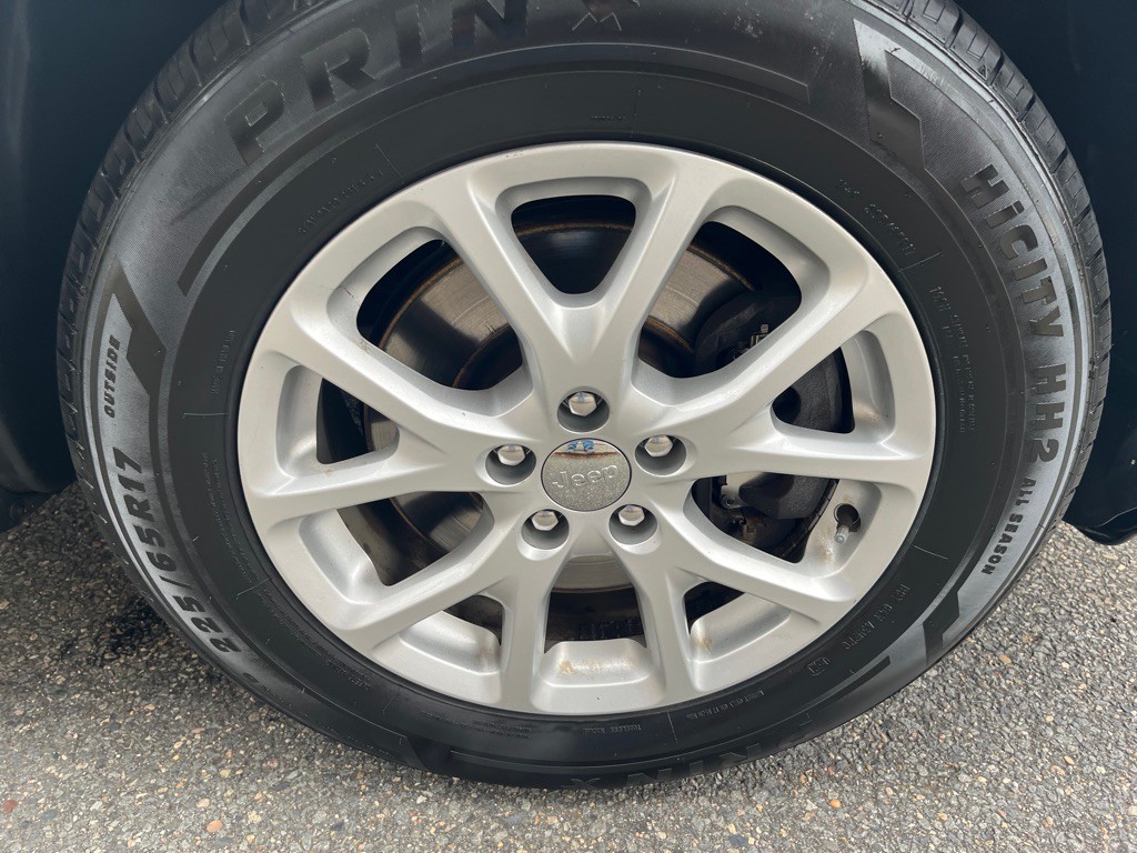 2016 Jeep Cherokee Image 9