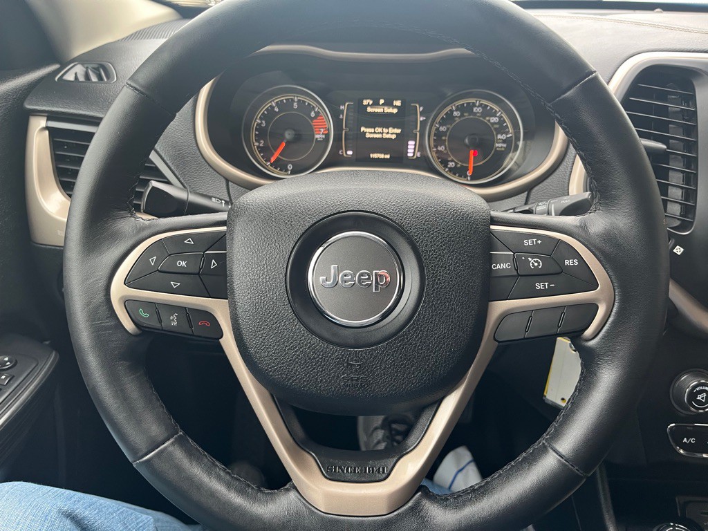 2016 Jeep Cherokee Image 16