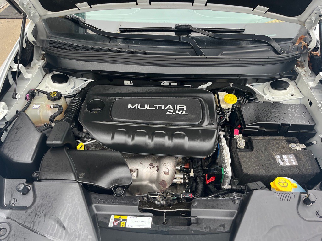 2016 Jeep Cherokee Image 21