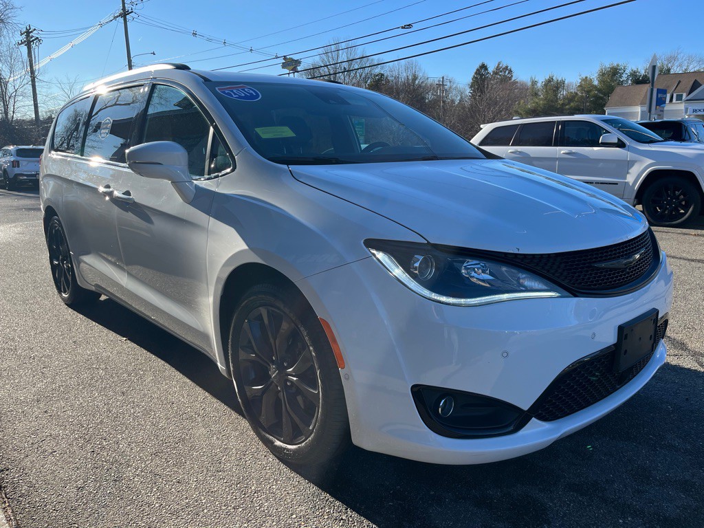 2019 Chrysler Pacifica Image 4