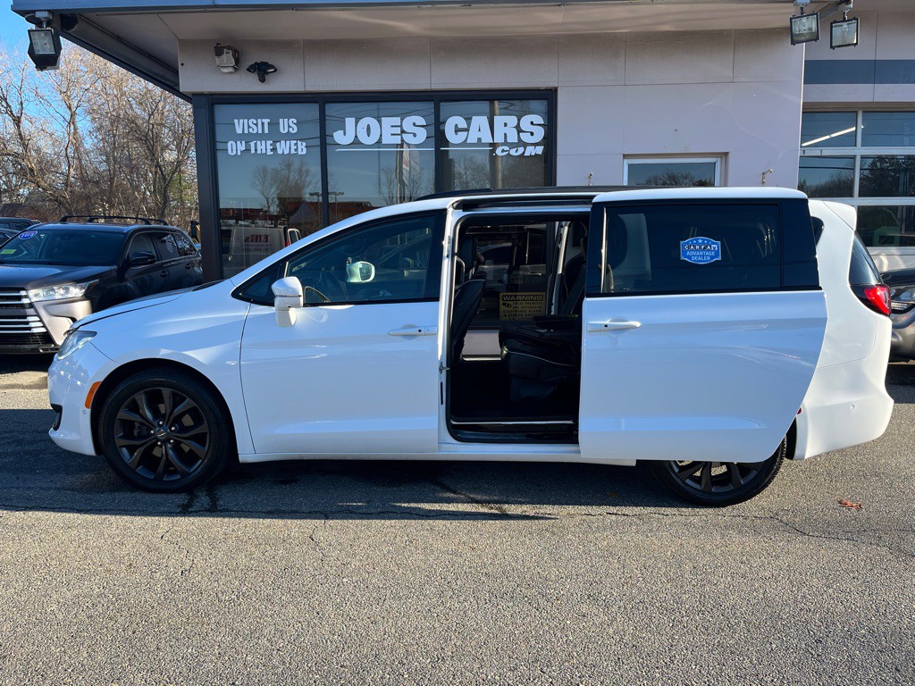 2019 Chrysler Pacifica Image 6