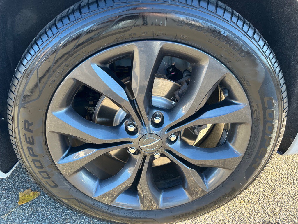 2019 Chrysler Pacifica Image 8