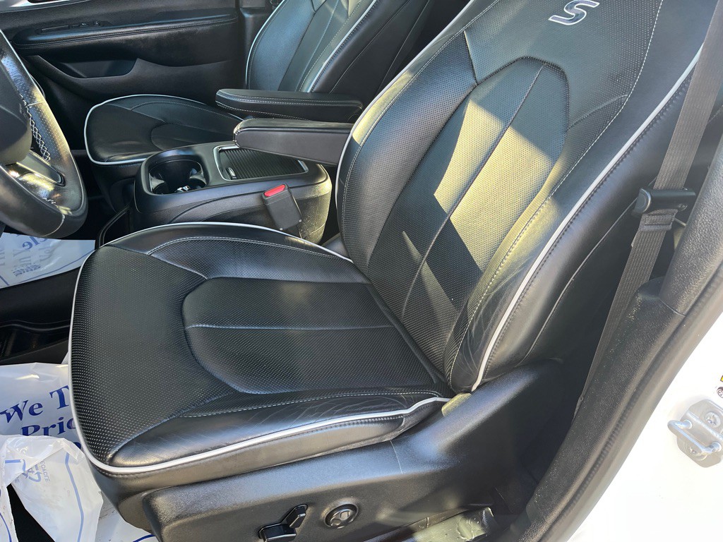 2019 Chrysler Pacifica Image 12