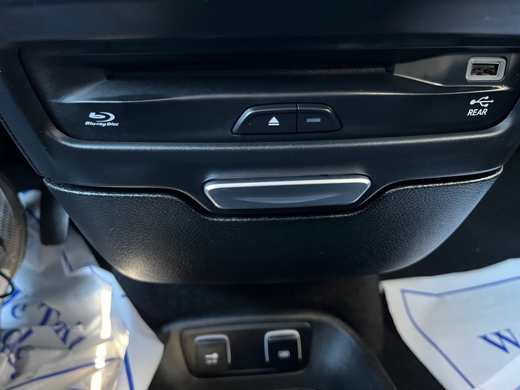 2019 Chrysler Pacifica Image 16