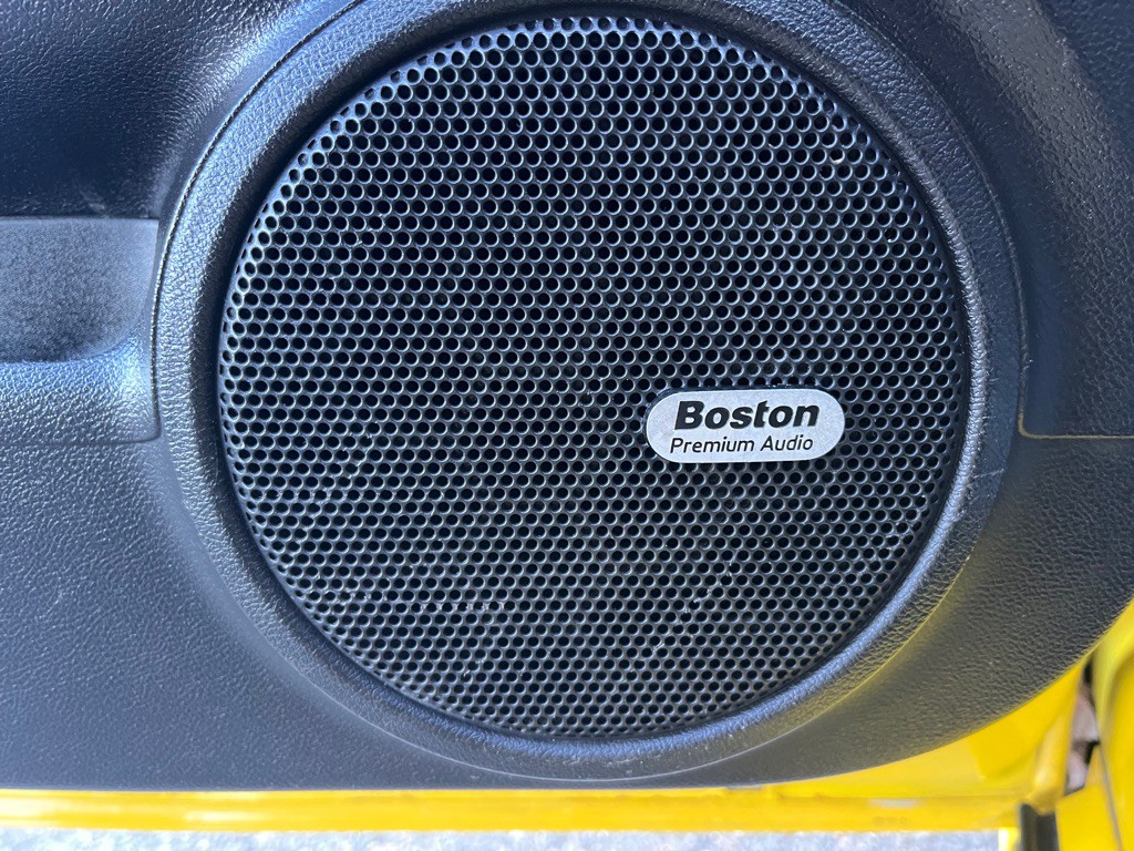 2010 Chevrolet Camaro Image 13