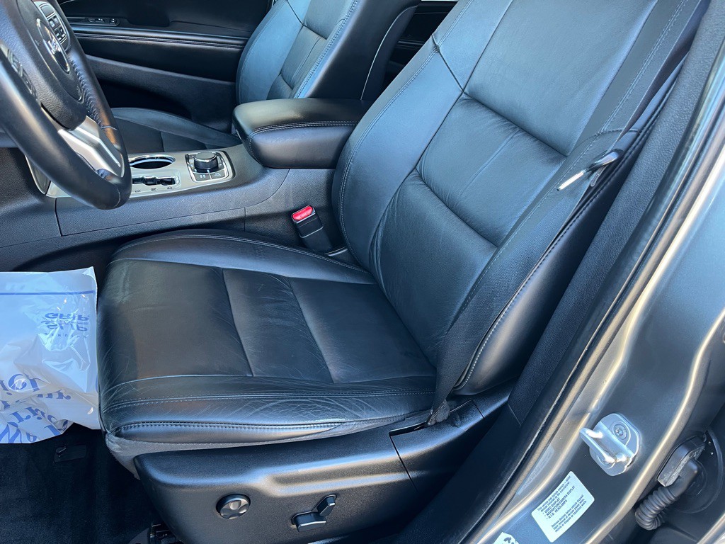 2012 Jeep Grand Cherokee Image 11