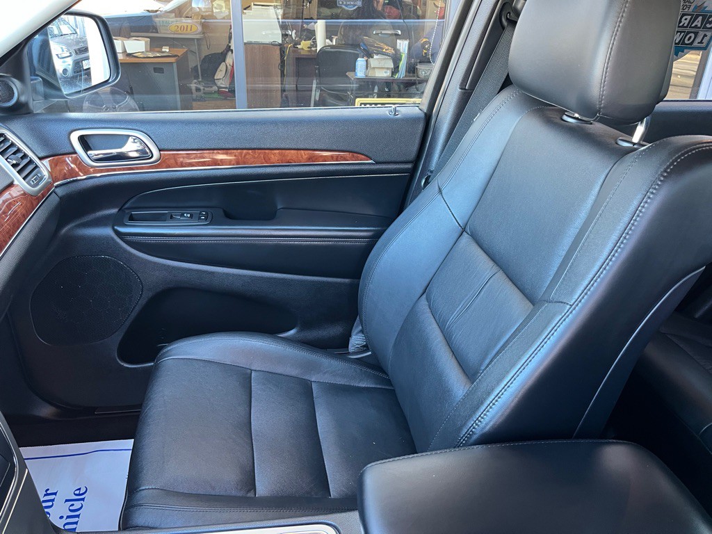 2012 Jeep Grand Cherokee Image 12