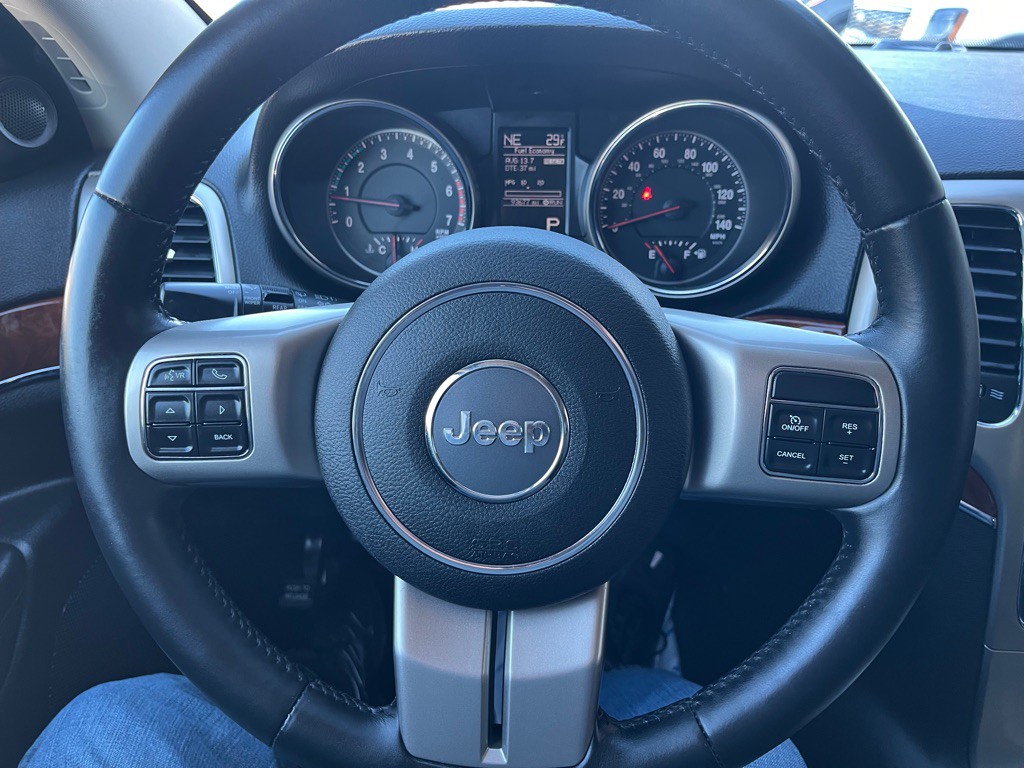 2012 Jeep Grand Cherokee Image 16