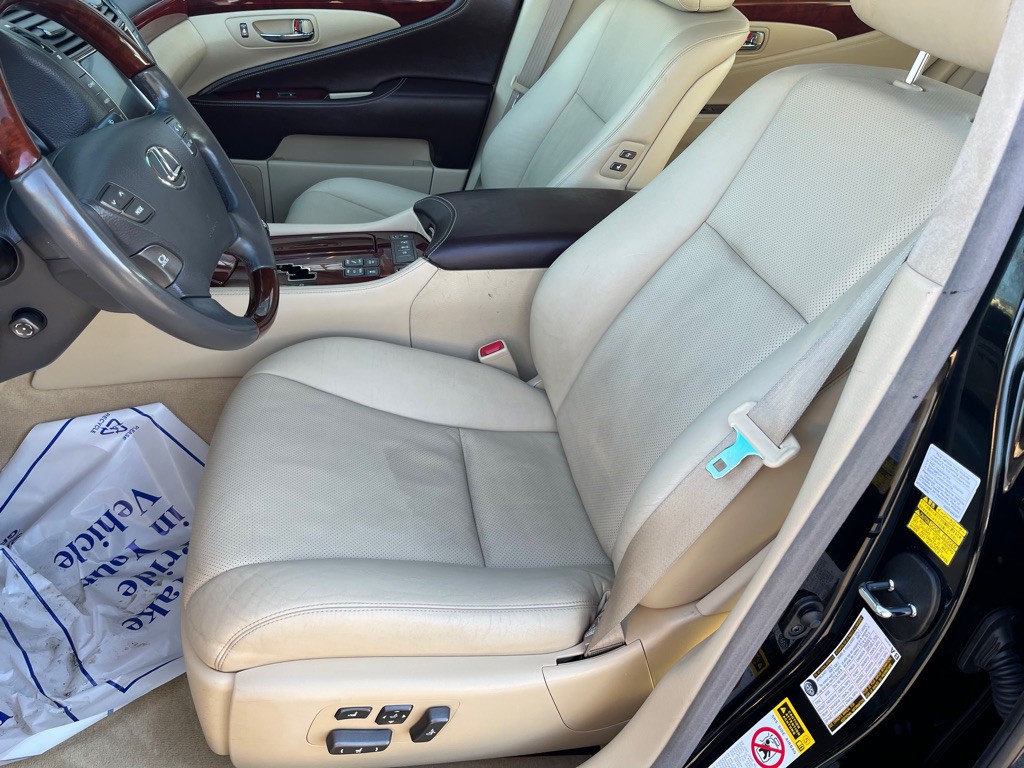 2008 Lexus LS Image 11