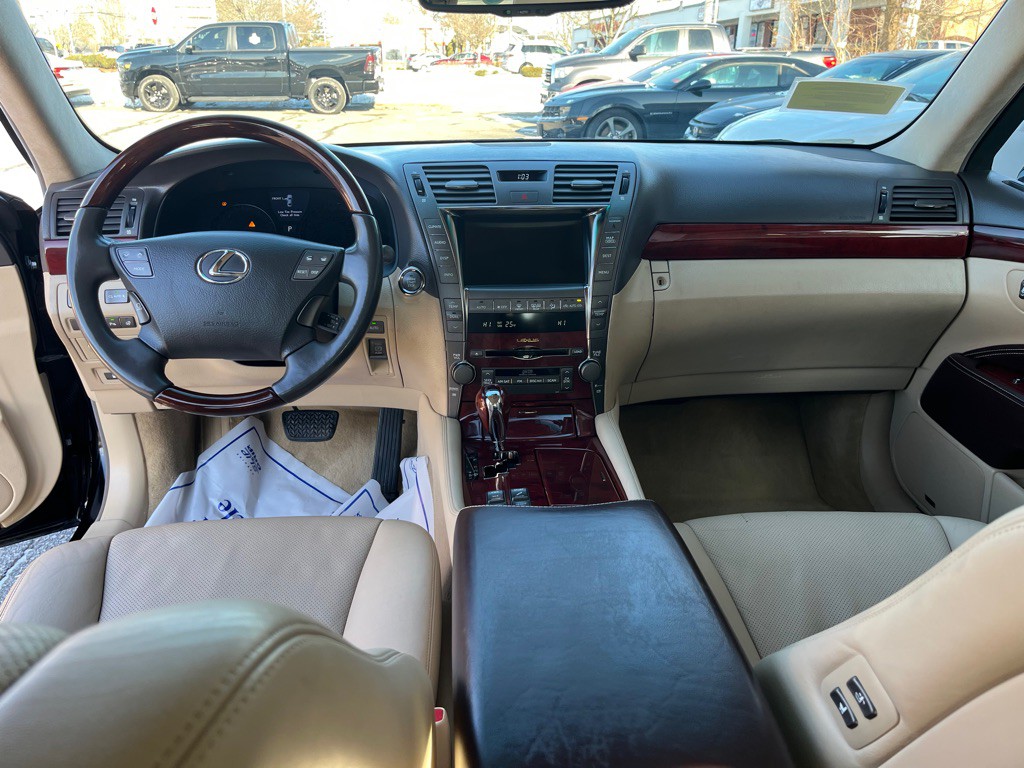 2008 Lexus LS Image 22