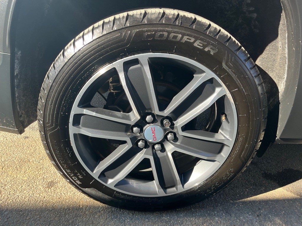 2020 GMC Acadia Image 8