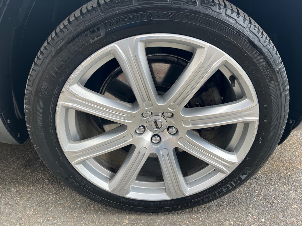 2018 Volvo XC90 Image 9