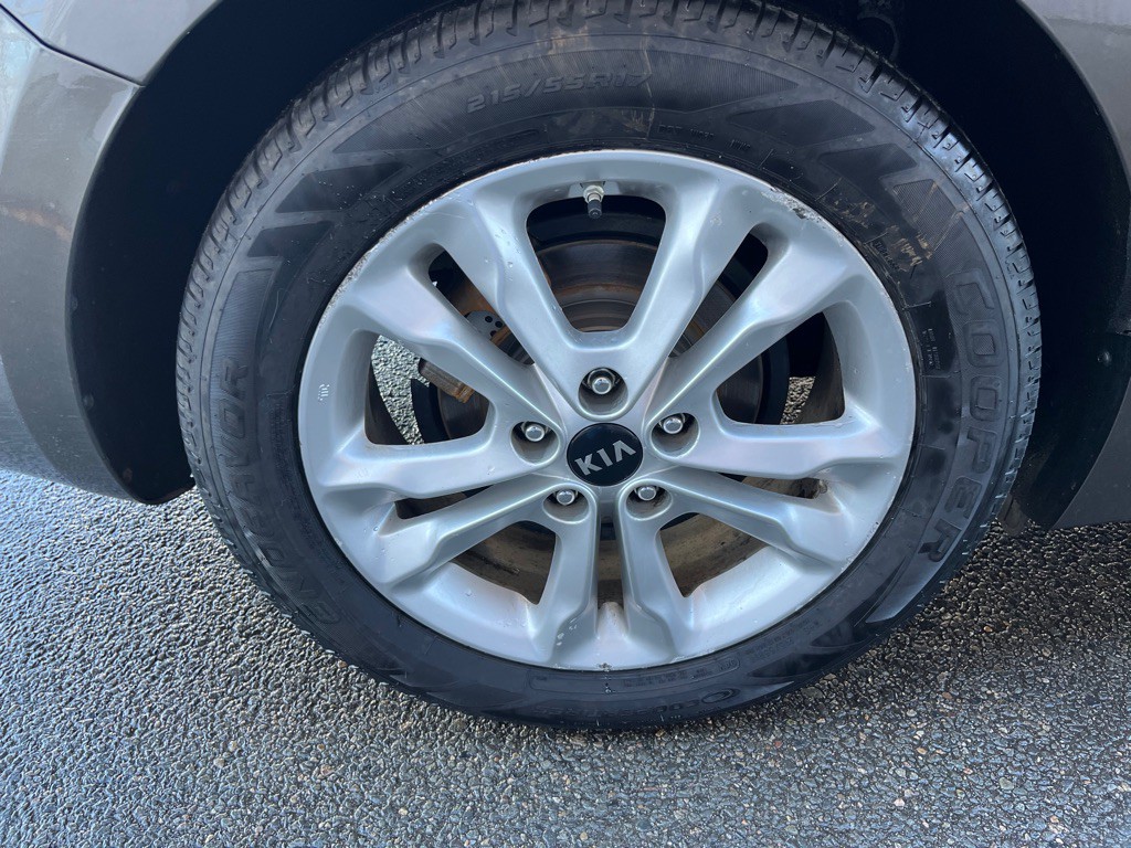 2011 Kia Optima Image 8