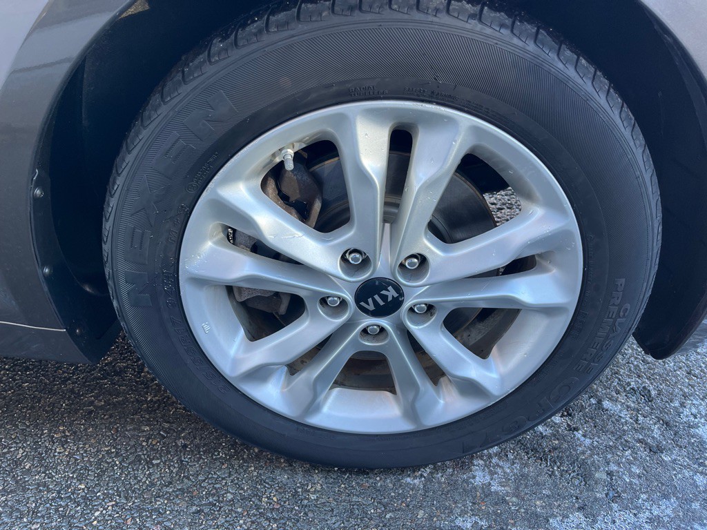 2011 Kia Optima Image 9