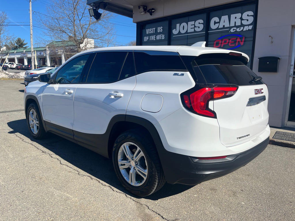 2019 GMC Terrain Image 2