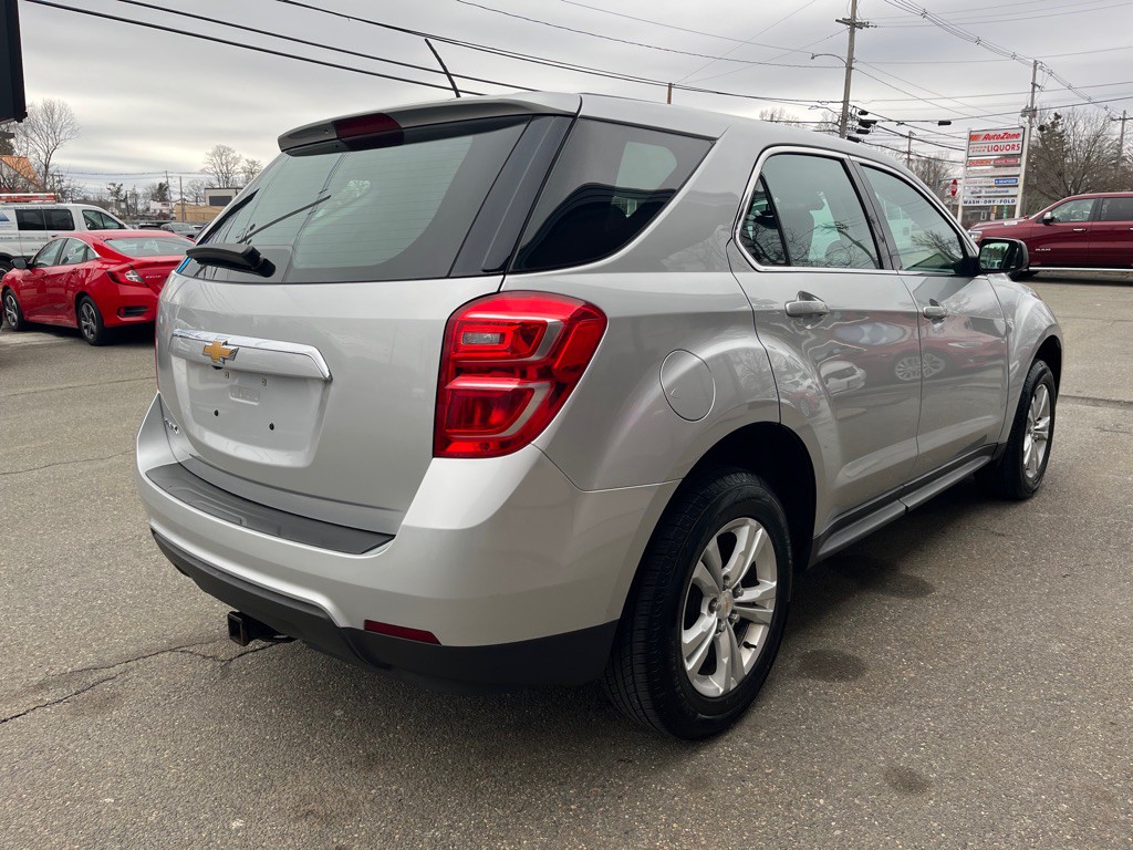 2017 Chevrolet Equinox Image 3