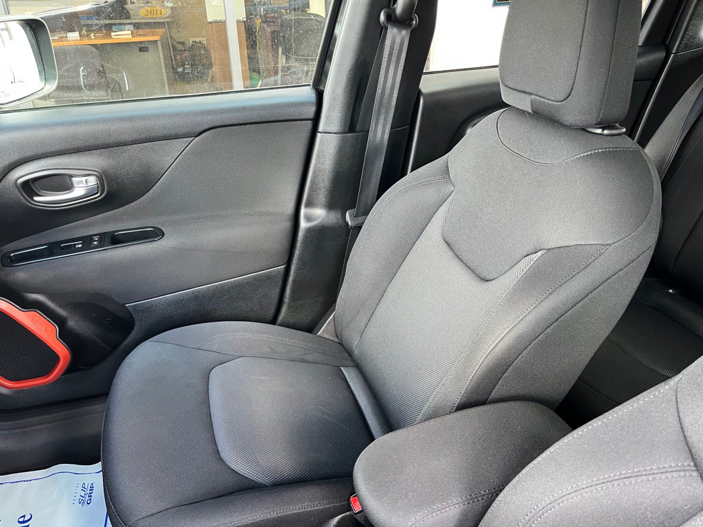 2018 Jeep Renegade Image 12