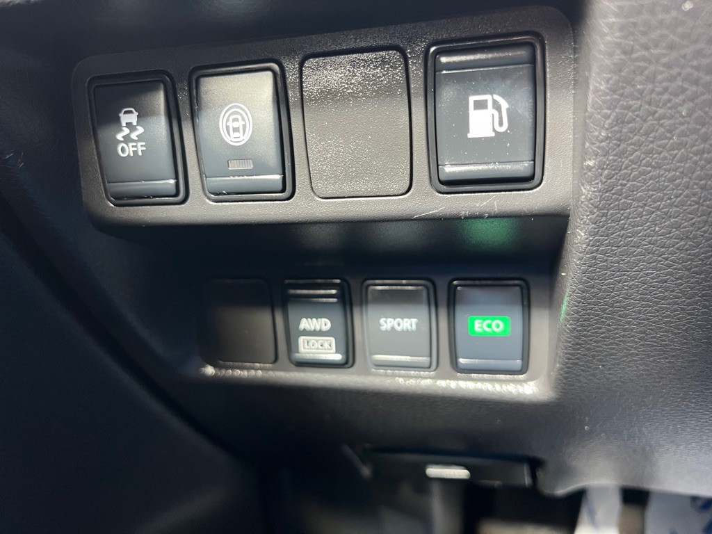 2020 Nissan Rogue Image 18