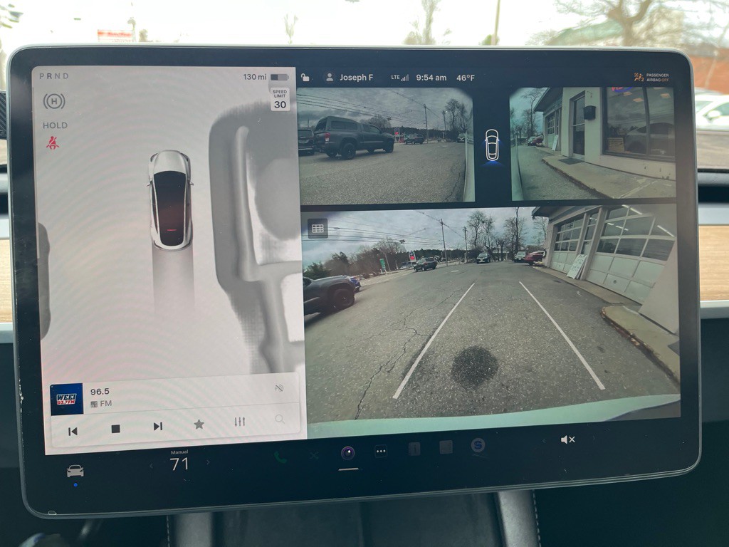 2024 Tesla Model Y Image 14