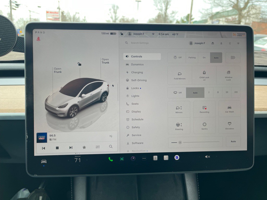 2024 Tesla Model Y Image 15