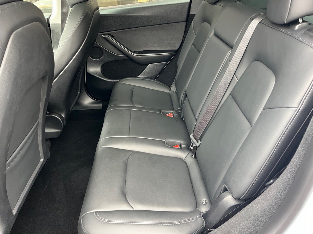 2024 Tesla Model Y Image 19