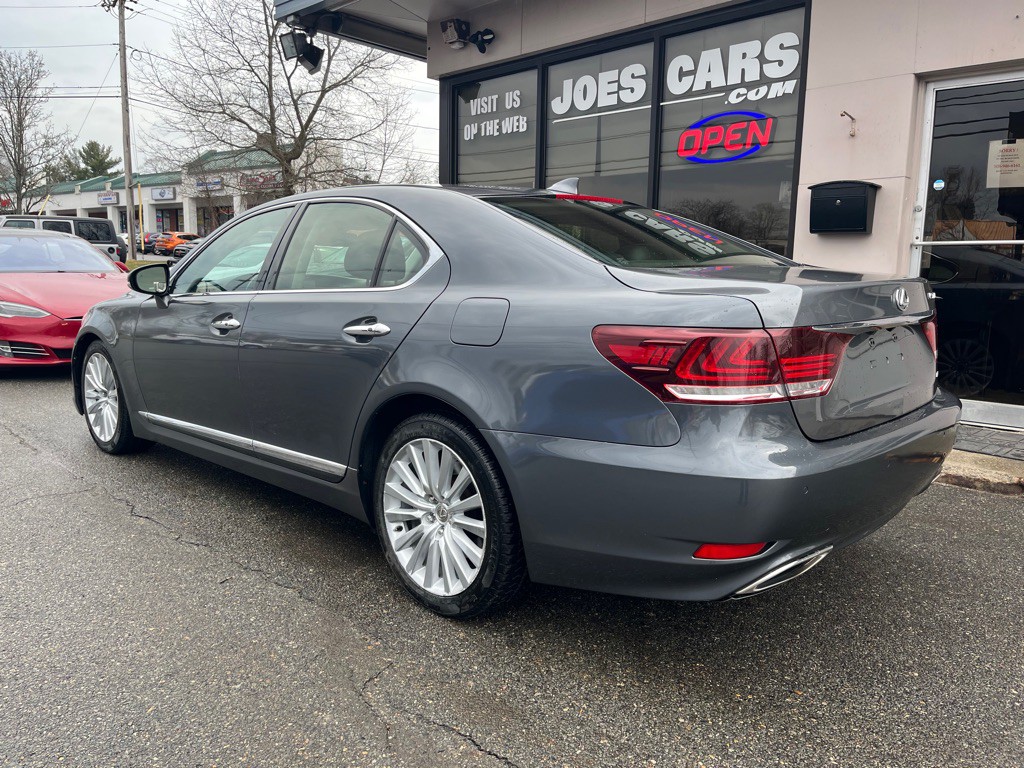 2015 Lexus LS Image 2