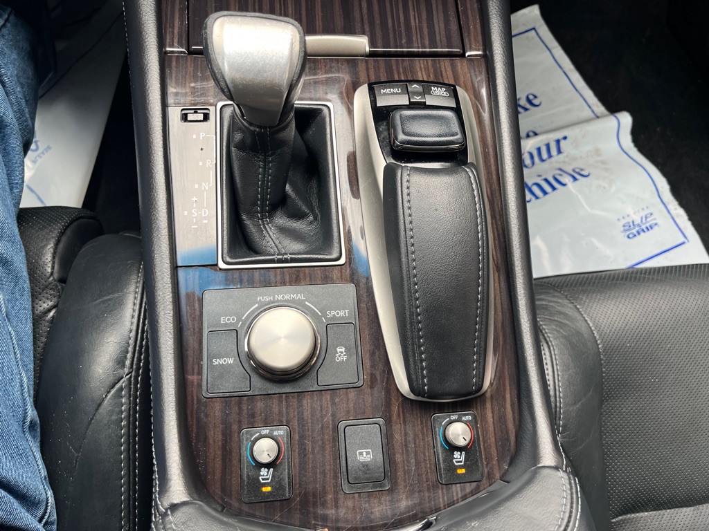 2015 Lexus LS Image 13