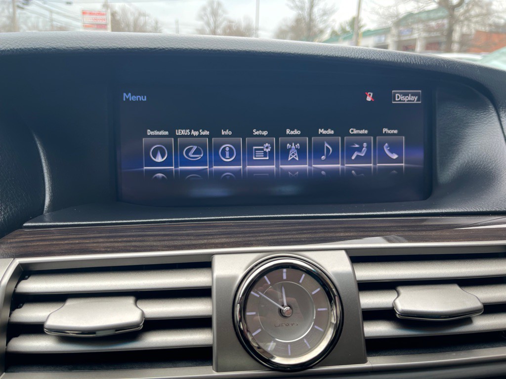 2015 Lexus LS Image 15