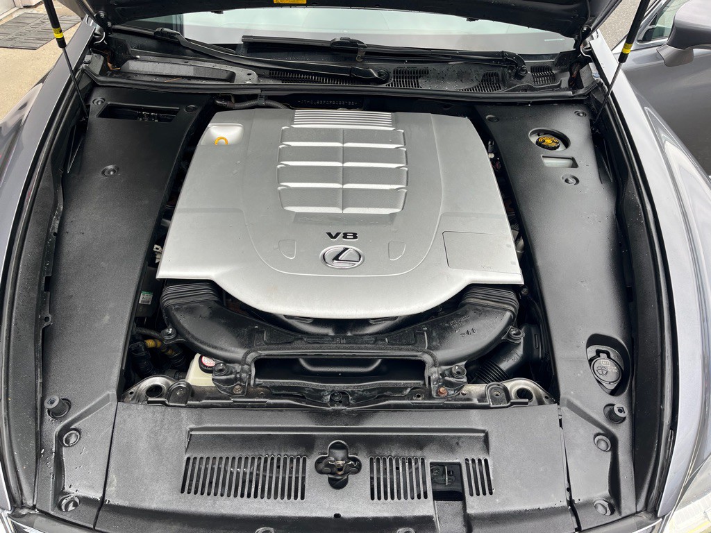 2015 Lexus LS Image 24