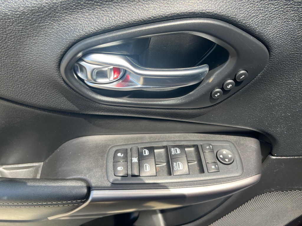 2020 Jeep Cherokee Image 10