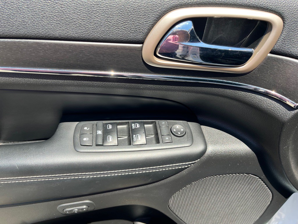 2017 Jeep Grand Cherokee Image 10