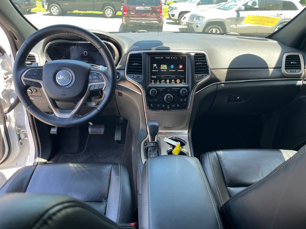 2017 Jeep Grand Cherokee Image 23