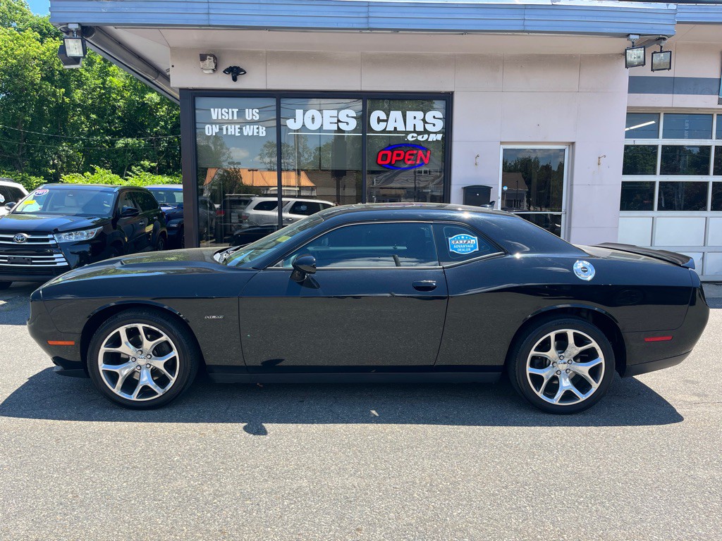 2016 Dodge Challenger Image 1