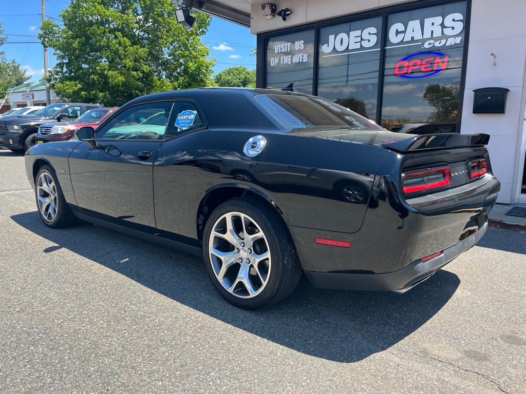 2016 Dodge Challenger Image 2