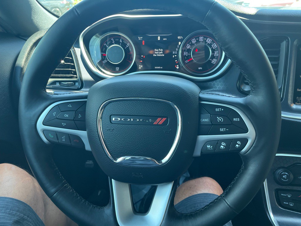 2016 Dodge Challenger Image 20