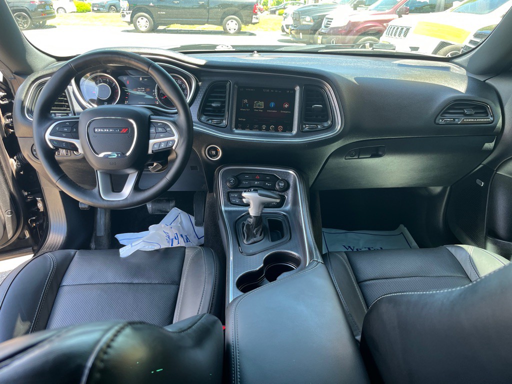 2016 Dodge Challenger Image 24