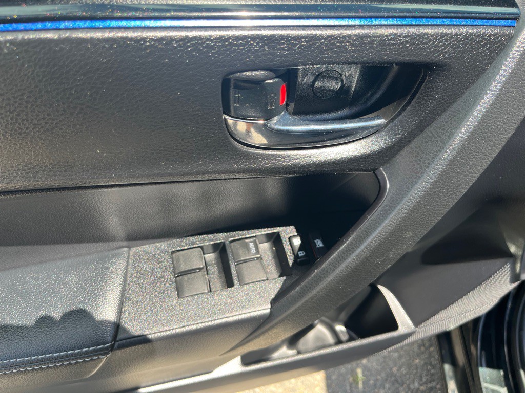 2017 Toyota Corolla Image 10